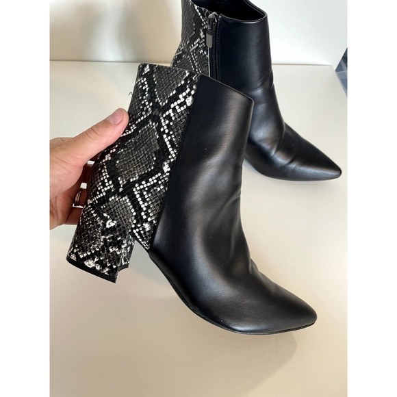 Nine West Boots Snake Print size 8.5 Shoes women - Picture 6 of 7